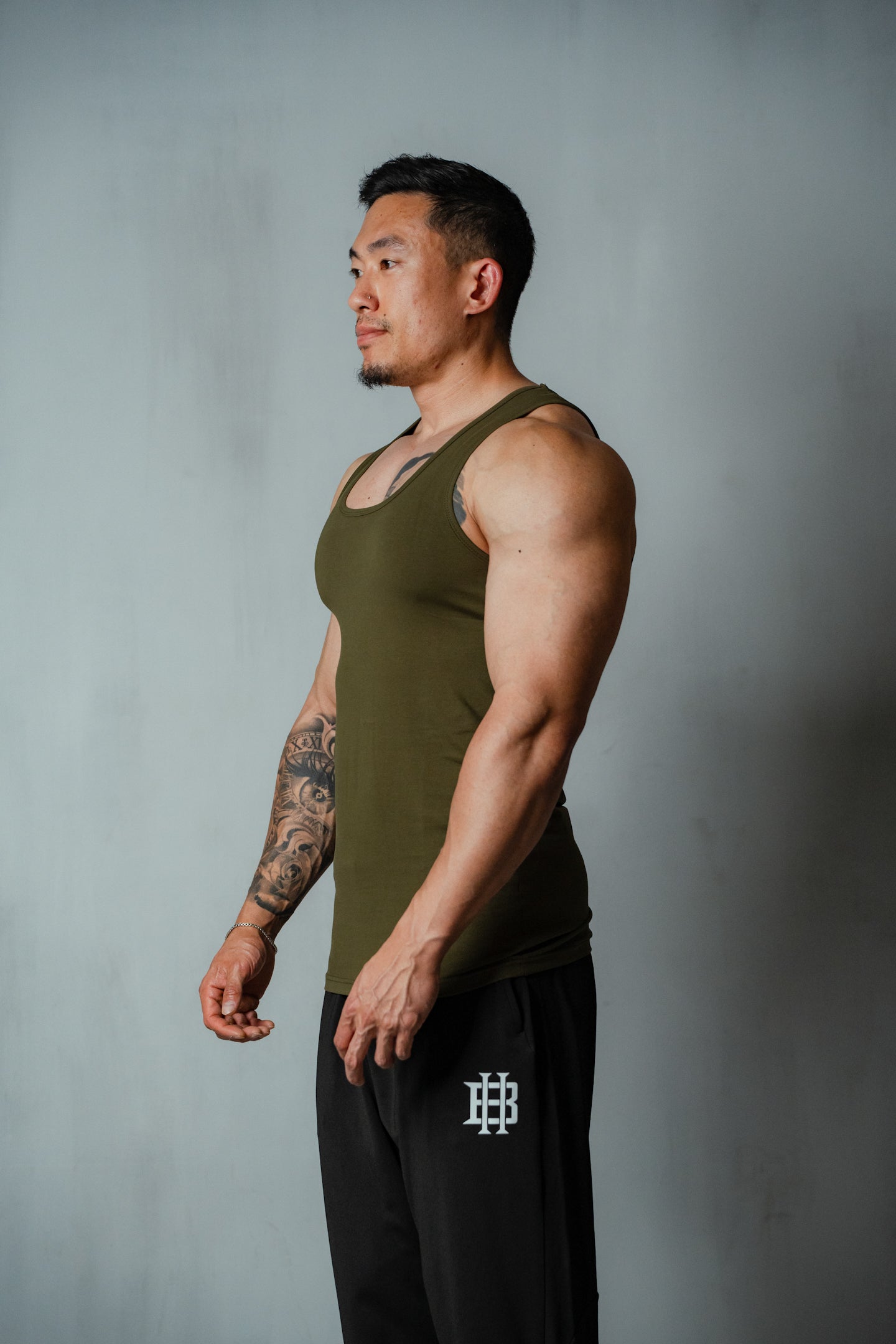 BH MUSCLE TANK IN ARMY GREEN