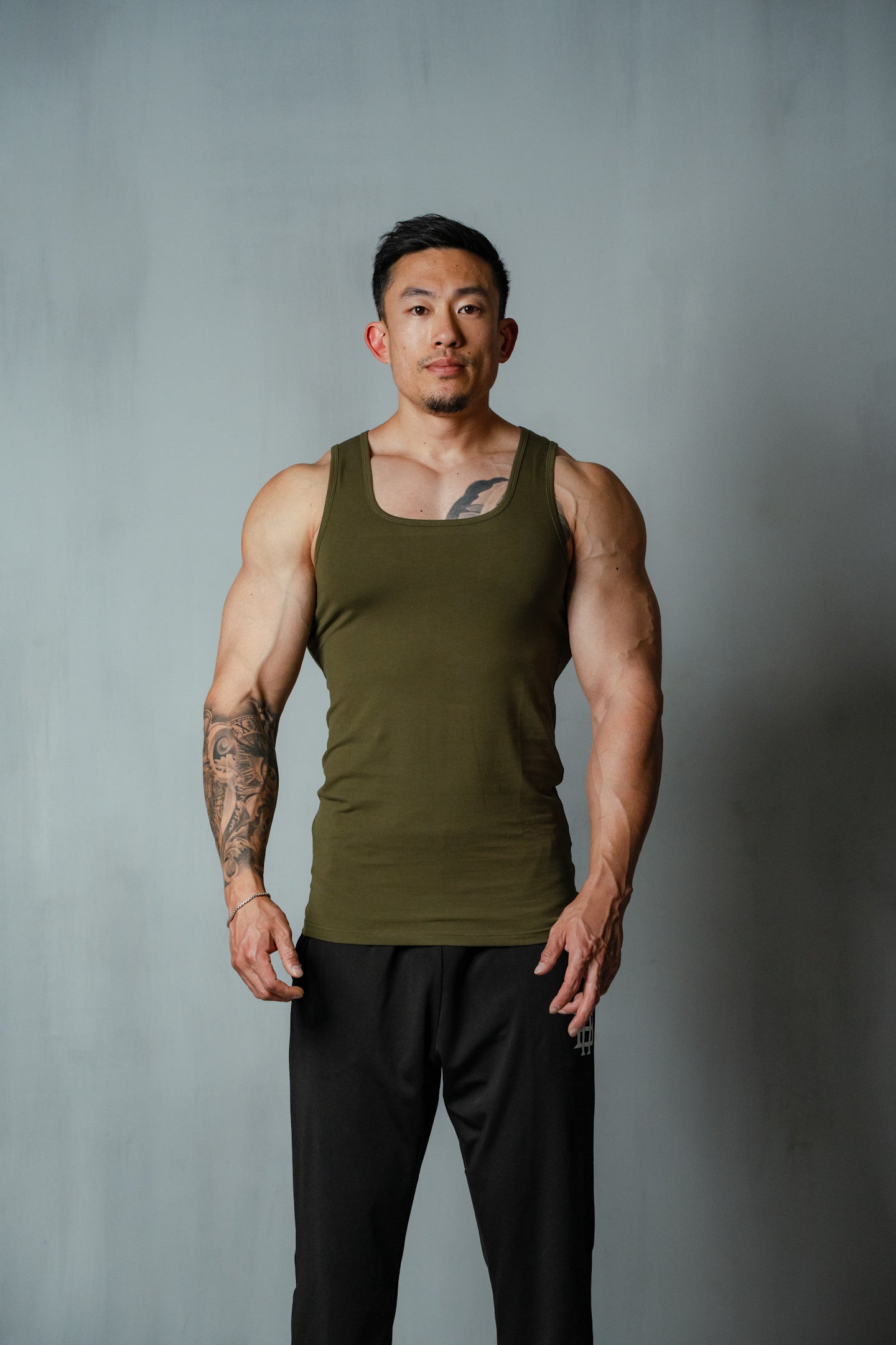 BH MUSCLE TANK IN ARMY GREEN