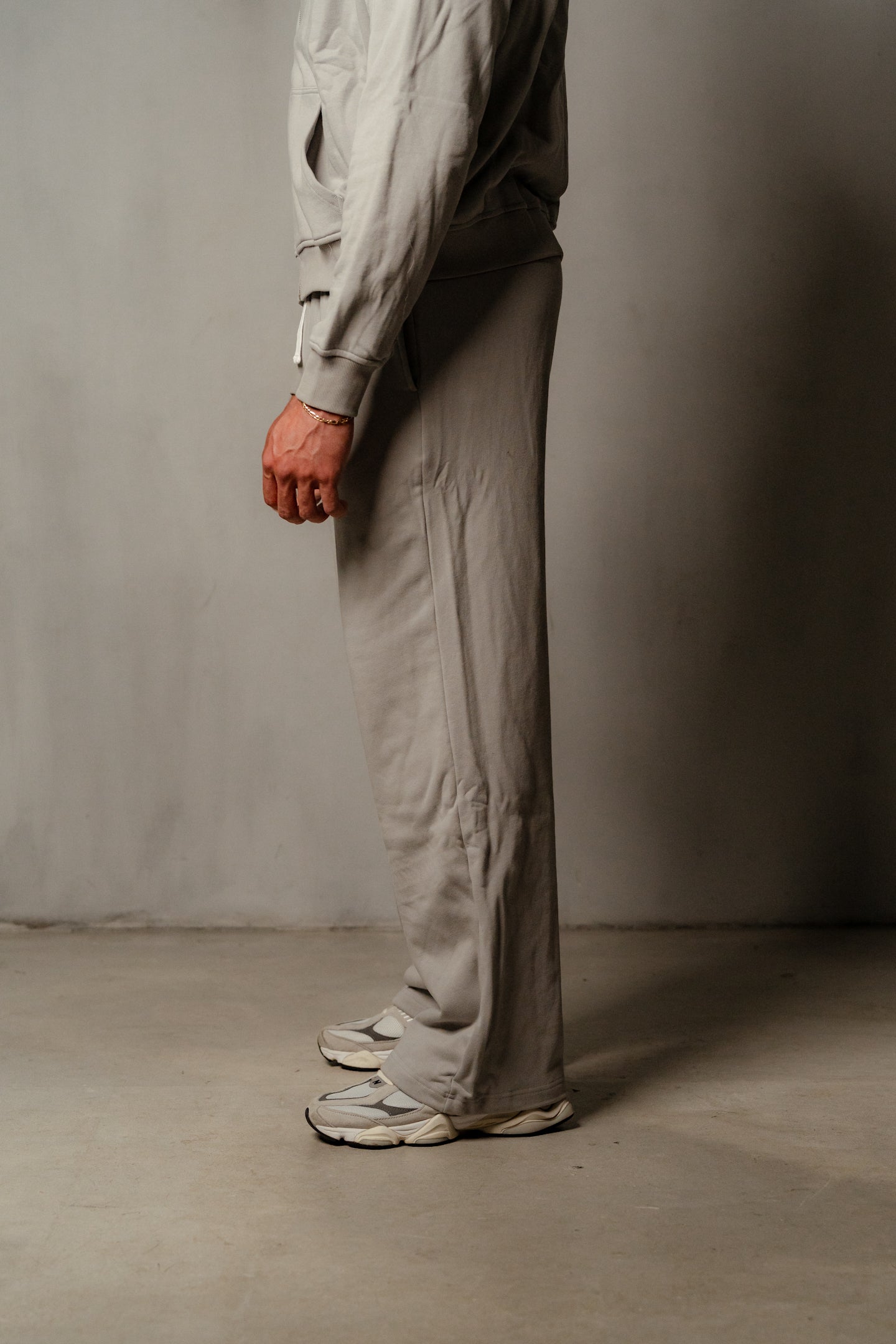 SUPER BAGGY GREY PANTS