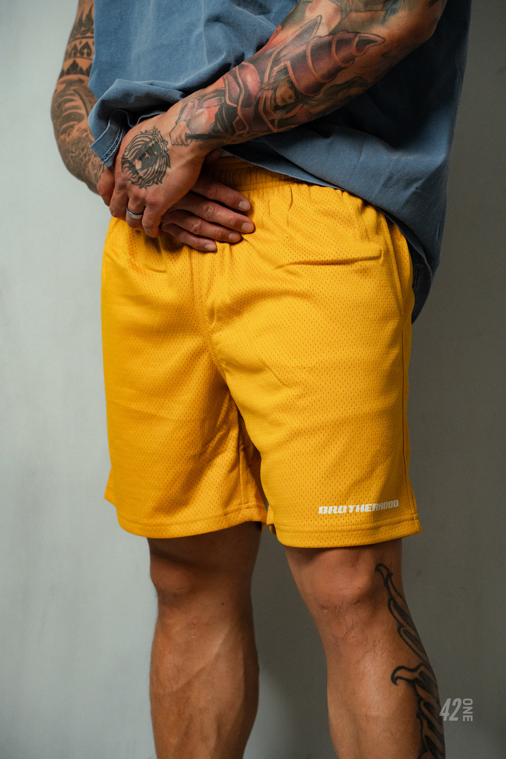 ELITE MESH SHORT IN MUSTARD