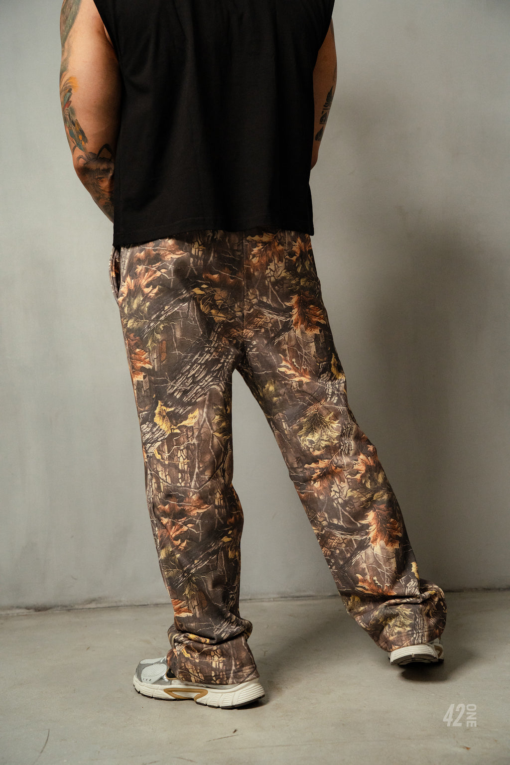 BAGGY CAMO PANTS