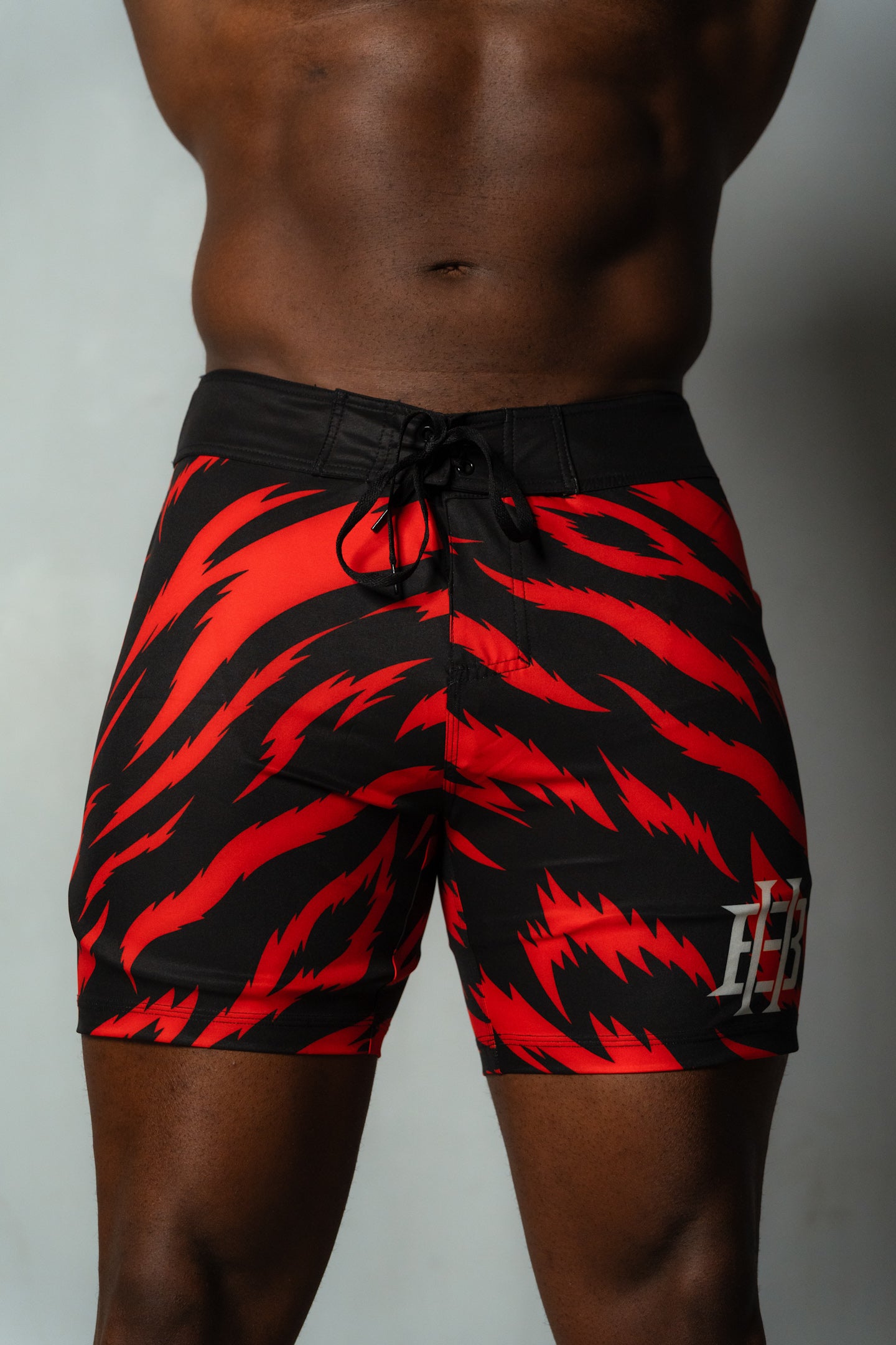 TIGER BOARDSHORTS IN RED