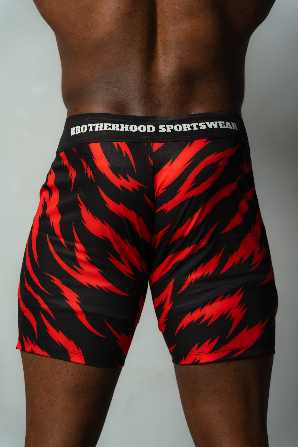 TIGER BOARDSHORTS IN RED