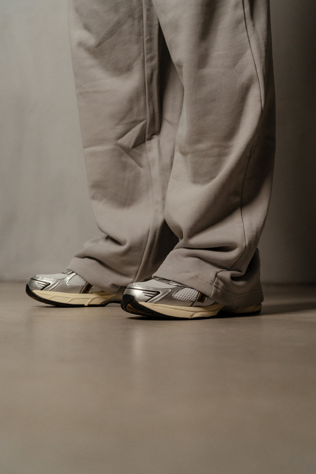 SUPER BAGGY GREY PANTS