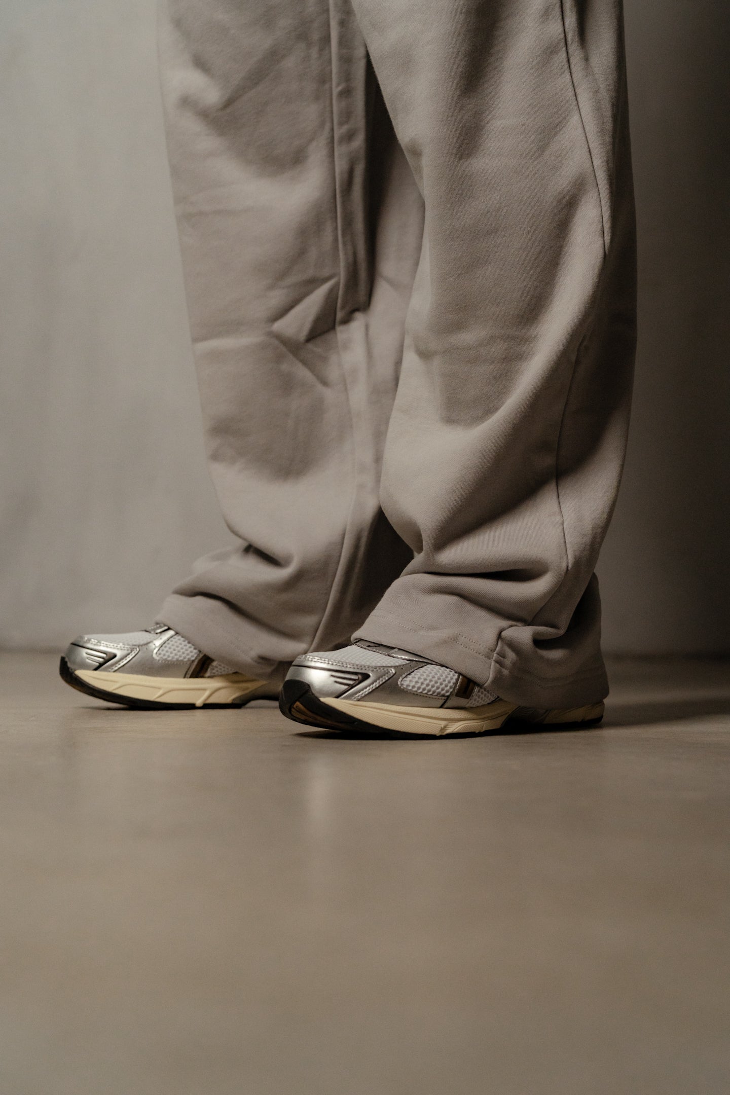 SUPER BAGGY GREY PANTS