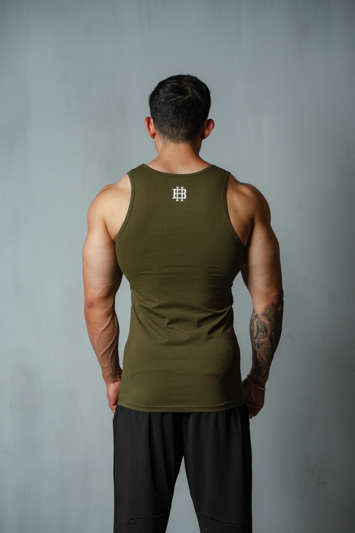 BH MUSCLE TANK IN ARMY GREEN