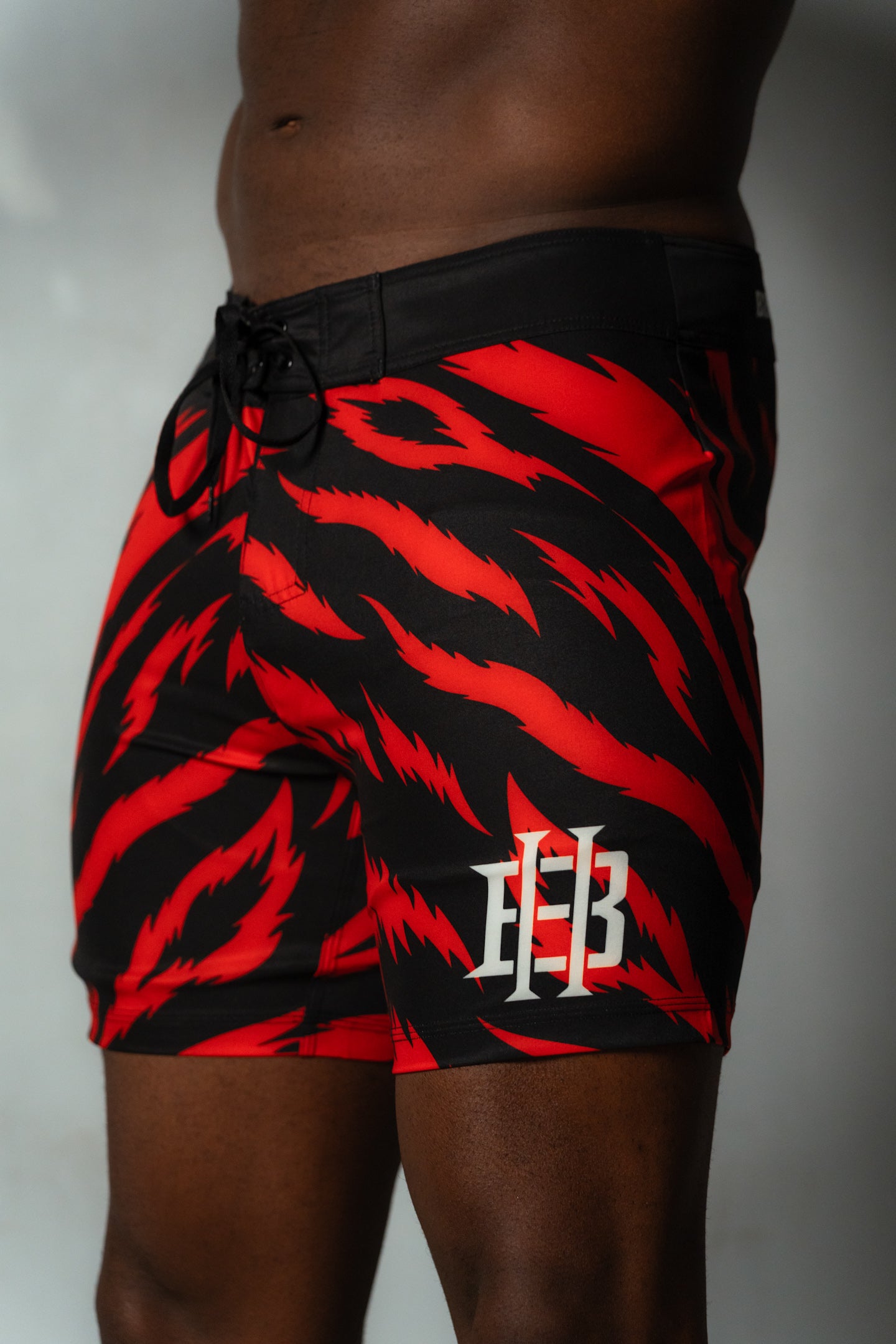 TIGER BOARDSHORTS IN RED