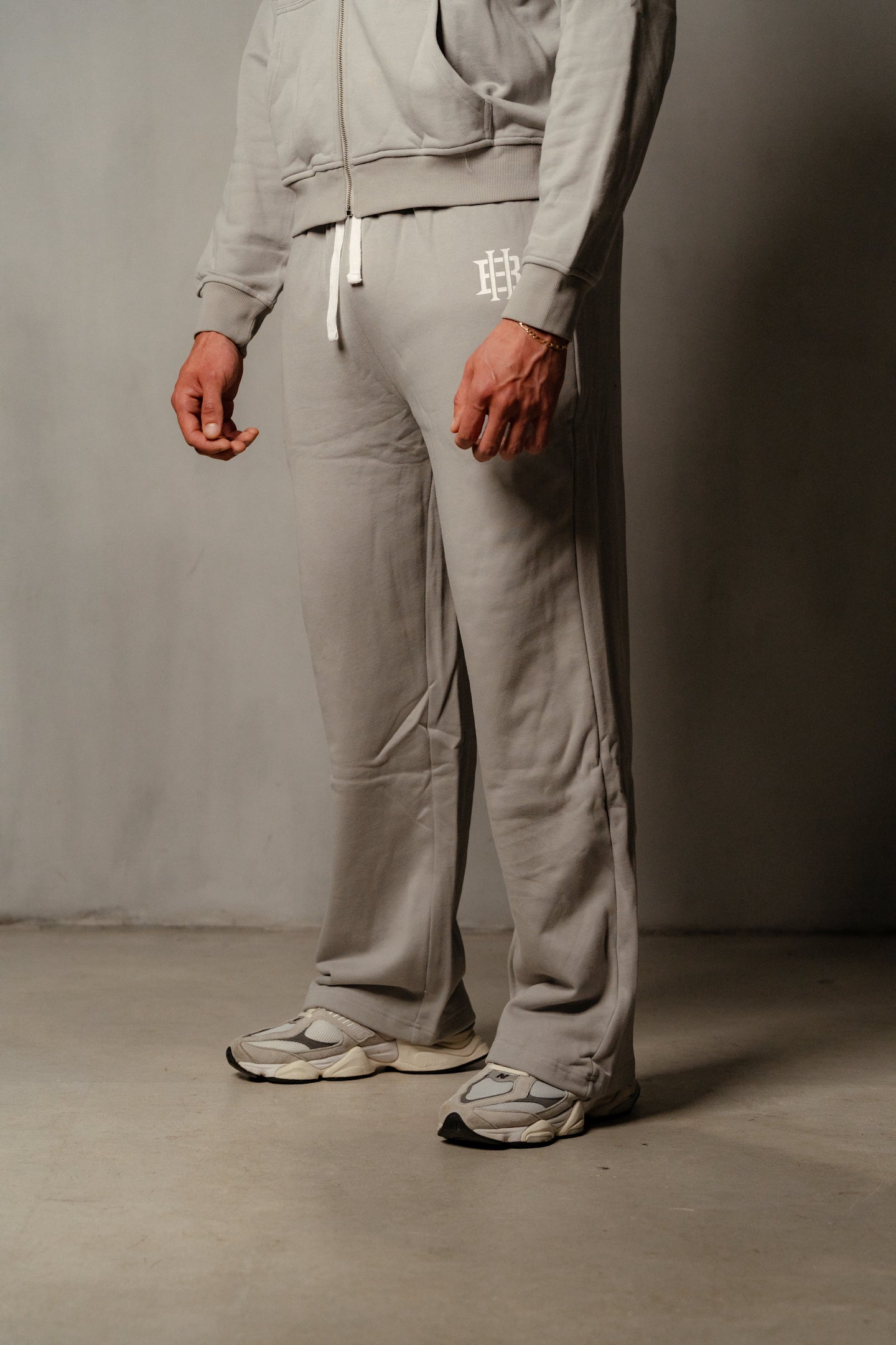 SUPER BAGGY GREY PANTS